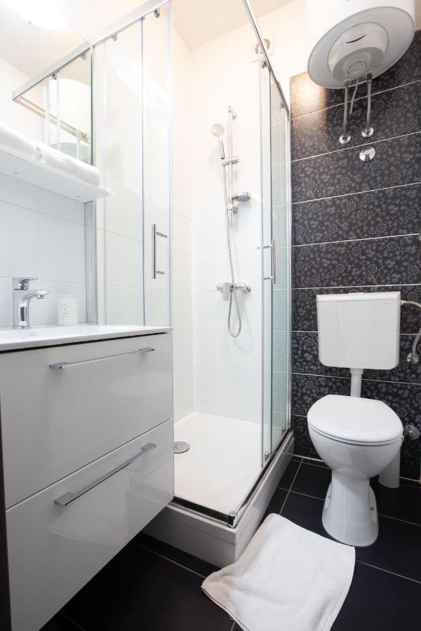 Lilly Studio Apartments Задар Экстерьер фото